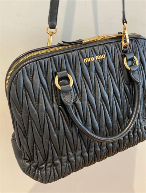 bolsa miu miu usada|Preços baixos em Bolsas Femininas Miu Miu Clutch .